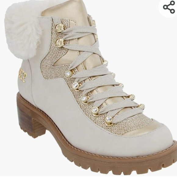 BNWB Lace Up Fall fashion boots with heel - Picture 3 of 8